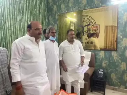 लंभुआ: लंभुआ नगर पंचायत में शीघ्र बनेगा बस स्टेशन, परिवहन मंत्री से मिलकर नगर पंचायत अध्यक्ष प्रतिनिधि ने की पहल