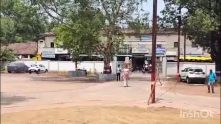 कटनी नगर: समाजवादी पार्टी के जिलाध्यक्ष का अहिंसा इलाके के कोतवाली थाने में अनोखा प्रदर्शन, व्यापारियों पर कर चोरी का आरोप