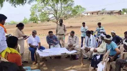 बड़वानी: बड़वानी वन मंडल द्वारा ग्राम अतरसंभा वन समिति के अध्यक्ष, उपाध्यक्ष व सदस्यों की बैठक हुई