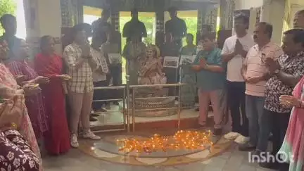 बड़गांव: अहमदाबाद विमान हादसे में दिवंगतों को श्रद्धांजलि, 1008 गायत्री मंत्र जाप और दीप प्रज्वलन के साथ हुई शांति प्रार्थना