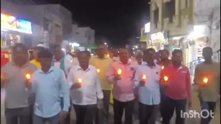 ఇల్లంతకుంట: అహ్మదాబాద్ విమాన ప్రమాదంలో మృతి చెందిన వారికి వివాళులర్పించిన నాయకులు,యువకులు, గ్రామస్తులు..