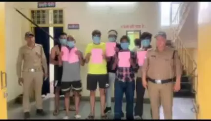नरेन्द्रनगर: मुनि की रेती में पुलिस ने 6 व्यक्तियों के खिलाफ की कार्रवाई, गंगा किनारे सार्वजनिक स्थल पर पी रहे थे हुक्का