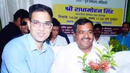 मोतिहारी: मोतिहारी में आयोजित जिला विकास समन्वय एवं निगरानी समिति की समीक्षात्मक बैठक में गन्ना एवं उद्योग मंत्री शामिल हुए