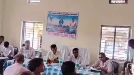 पटेरा: पटेरा जनपद कार्यालय के सभागार में जल गंगा संवर्धन की समीक्षा बैठक आयोजित