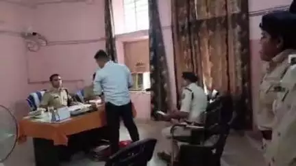 पकड़ी दयाल: एसपी स्वर्ण प्रभात ने पकड़ीदयाल थाना में मधुबन, राजेपुर एवं पकड़ीदयाल थाना के विभिन्न कांडों का किया निरीक्षण
