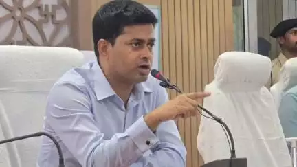बेतिया: समाहरणालय सभागार में डीएम ने बताया, पश्चिम चम्पारण में शिक्षा सेवक के रिक्त पदों पर होगा नियोजन