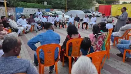 गोरखपुर: रा.क.संयुक्त परिषद की बर्डघाट बैठक में नेताओं ने समस्याओं के समाधान के लिए महिला और पुरुष हेल्पलाइन नंबर जारी किया