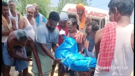 सारवां: सूरत के उधना रेलवे स्टेशन के पास वंदे भारत एक्सप्रेस से कटकर पांडेडीह निवासी की मौत, शव घर पहुंचा