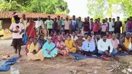 केरसई: खरवागाढ़ा में सड़क निर्माण से पहले मुआवजे की मांग को लेकर भाजपा नेता ने ग्रामीणों के साथ की बैठक