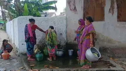ବଲାଙ୍ଗୀର: ଜୁନହାପଦର ଗ୍ରାମରେ ପାଣିର ଘୋର ସମସ୍ୟା ସୋଲାର ଭରଷାରେ ହିଁ ଗ୍ରାମବାସି
#jansamasya