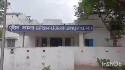 जशपुर: आर्म्स एक्ट मामले में 4 साल से फरार स्थाई वारंटी को जशपुर पुलिस ने लोदाम के साईं टागरटोली से किया गिरफ्तार