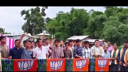লংথরাই ভ্যালি: 48করমছড়া বিজেপি মন্ডলের উদ্যোগে কাঞ্চনছড়া এলাকায় বিজেপির এক যোগদান সভা অনুষ্ঠিত হয়