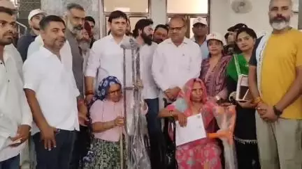 पलवल: पंजाबी धर्मशाला में खेल मंत्री ने विश्व रक्तदान दिवस पर लोगों को रक्तदान करने की दिलाई शपथ, दिव्यांगों को बांटी ट्राई साइकिलें