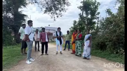 आठनेर: ग्राम पंचायत अम्बाडा पहुंचीं जनपद पंचायत अध्यक्ष, निर्माण कार्यों का किया निरीक्षण और ग्रामीणों से की चर्चा