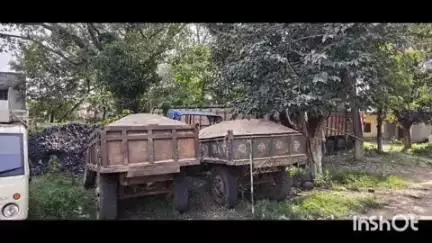 नारायणपुर: नारायणपुर पुलिस ने बालू से भरे दो ट्रैक्टर किए ज़ब्त