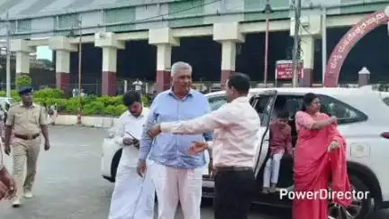 ಹನೂರು: ನಿಗದಿತ ಸಮಯದಲ್ಲಿ ಕಾಮಗಾರಿ ಪೂರ್ಣಗೊಳಿಸಿ; ಮಾದಪ್ಪನ ಬೆಟ್ಟದಲ್ಲಿ ಸಚಿವ ವೆಂಕಟೇಶ್ ಸೂಚನೆ