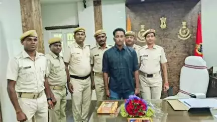ସଦର: କଳାହାଣ୍ଡି ପୋଲିସ ହାବିଲଦାର ଏବଂ କନେଷ୍ଟବଳ ସଂଘ 2025 ତରଫରୁ ଆଜି କଳାହାଣ୍ଡି ଏସପିଙ୍କୁ ପୁଷ୍ପ ଗୁଛ ଦେଇ ସମ୍ବର୍ଦ୍ଧନା