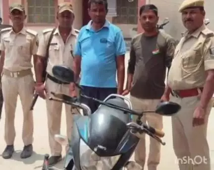 बनकटवा: पुलिस ने वाहन चेकिंग के दौरान चोरी की बाइक के साथ एक चोर को किया गिरफ्तार
