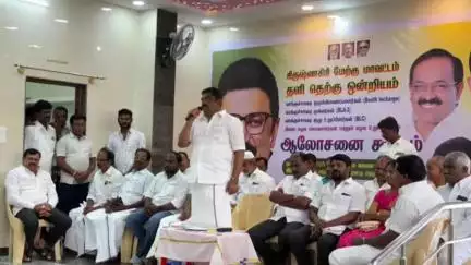 தேன்கனிகோட்டை: தனியார் மண்டபத்தில் தளி தெற்கு ஒன்றிய திமுகவின் வாக்குச்சாவடி முகவர்கள் கூட்டத்தில் எம்எல்ஏ பங்கேற்பு