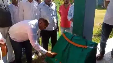 चंदनकियारी: पूर्वी महाल में राजकृत प्राथमिक विद्यालय में अतिरिक्त कमरा और कब्रिस्तान घेराबंदी निर्माण कार्य का हुआ शिलान्यास