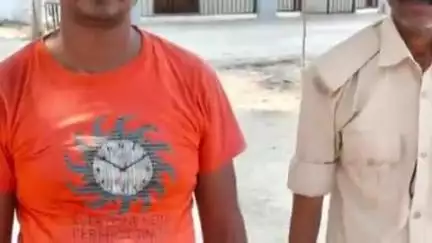 पताही: पताही पुलिस ने 2018 में हथियार के भय दिखाकर ₹1.04 लाख लूट के मुख्य आरोपी को जिहुली गांव से किया गिरफ्तार