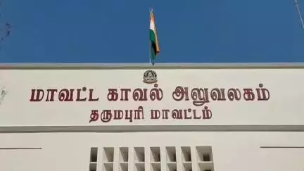 தருமபுரி: மாவட்ட எஸ்பி அலுவலக மைதானத்தில் காவல்துறையின் 100-க்கும் மேற்பட்ட வாகனங்களின் தரம் மற்றும் செயல்பாடு குறித்து எஸ்.பி ஆய்வு