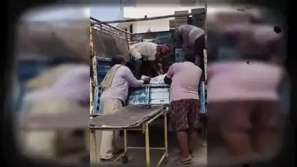 बेटी की जॉइनिंग से पहले सड़क हादसे में पिता की मौत, मधेपुरा में हाइवा ने मारी टक्कर**

**मधेपुरा:**
एक भावुक क्षण को मात