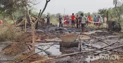 कांडी: कांडी थाना क्षेत्र के बलियारी गांव के बरवाडीह टोला में आग लगने से 2 गाय के बच्चों की मौत