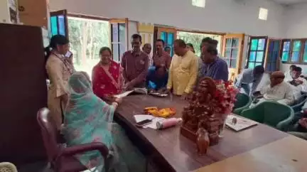 ସଦର: ଭବାନୀପାଟଣା ସ୍ଥିତ କଳାହାଣ୍ଡି ସାଂସଦ ମାଳବିକା ଦେବୀଙ୍କ ବାସ ଭବନ ଥିବା କାର୍ଯ୍ୟାଳୟରେ ଜନ ଶୁଣାଣି, ସାଂସଦ ଉପସ୍ଥିତ