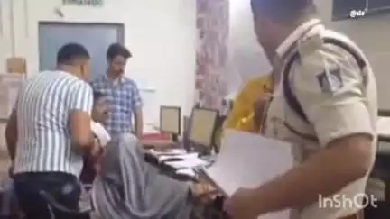 करेरा: करैरा में बदमाशों ने महिला के घर में घुसकर बेटे के साथ की मारपीट, दी धमकी, पुलिस ने एफआईआर दर्ज की