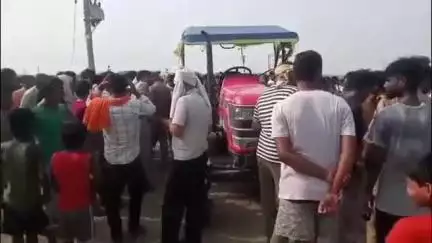 कसिया: कतौरा में जमीनी विवाद में युवक की मौत के बाद बढ़ा विवाद, मौके पर पहुंचे सीओ व कई थानों की पुलिस