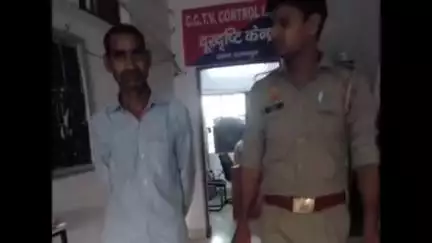 अमरोहा: रजबपुर थाना पुलिस ने थाना क्षेत्र में मारपीट कर रहे युवक को किया गिरफ्तार