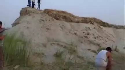 सिराथू: गर्मी से राहत के लिए दोस्तों के साथ गंगा नदी नहाने गया किशोर सिहोरी घाट पर समाया, शाम तक नहीं पता चल सका