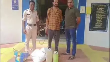 राजिम: देवभोग पुलिस ने 27 लीटर अवैध देशी प्लेन और उड़ीसा प्रांत निर्मित कच्ची महुआ शराब के साथ एक आरोपी को किया गिरफ्तार