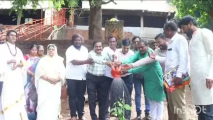 ಬೀದರ್: ಹೊನ್ನಿಕೇರಿಯಲ್ಲಿ ಏಕ್ ಪೇಡ್ ಮಾ ಕೇ ನಾಮ್ ಅಭಿಯಾನಕ್ಕೆ ಚಾಲನೆ