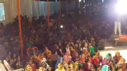सुल्तानपुर: सेमरौना में श्रीराम कथा के अंतिम दिन तीन आचार्यों के श्रीमुख से प्रवाहित हो रही कथा, श्रद्धालुओं की लगी भीड़