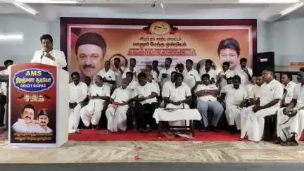 வானூர்: பெரும்பாக்கம் தனலட்சுமி திருமண மண்டபத்தில் திமுக செயல் வீரர்கள் ஆலோசனைக் கூட்டம் நடைபெற்றது