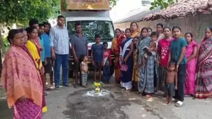 ଓରିଏଣ୍ଟ: ଝାରସୁଗୁଡା ପୌର ପରିଷଦର ୧୩ନମ୍ବର ୱାର୍ଡରେ ବିକାଶ ବାହନ ଯାତ୍ରା କାର୍ଯ୍ୟକ୍ରମ  ଅନୁଷ୍ଠିତ, ୱାର୍ଡ ବୁଲିଲା ବିକାଶ ବାହନ