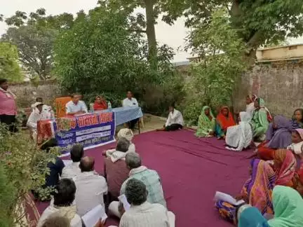 डिंडौरी: ग्राम पंचायत इंदौरी में विधिक साक्षरता शिविर का हुआ आयोजन, न्यायाधीश दिलीप पाटिल हुए शामिल