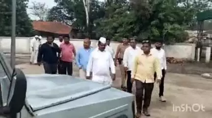 त्र्यंबकेश्वर: हरसूल ग्रामीण रुग्णालयाला आमदार हिरामण खोसकर यांनी पदाधिकाऱ्यांसमवेत दिली अचानक भेट, गैरसोयी पाहून विचारला जाब