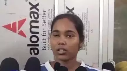 ଭଦ୍ରକ ଗ୍ରାମାଞ୍ଚଳ: ସିଂଧୋଳ ଠାରେ ଘର ଆଗରେ ପରିସ୍ରା କରିବାକୁ ବିରୋଧ କରିବାରୁ ଜଣଙ୍କୁ ଆକ୍ରମଣ, ଜିଲ୍ଲା ମୁଖ୍ୟ ଚିକିତ୍ସାଳୟରେ ପ୍ରତିକ୍ରିୟା ରଖିଲେ ଝିଆରୀ