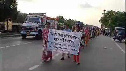 তমলুক: আমেদাবাদের বিমান দুর্ঘটনায় নিহতদের প্রতি শ্রদ্ধা জানিয়ে নিমতৌড়িতে মোমবাতি মিছিল নিমতৌড়ি তমলুক উন্নয়ন সমিতিj