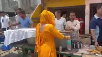 अम्ब: पक्का परोह में दुकानदारों ने छबील व भंडारे का किया आयोजन, विधायक सुदर्शन बबलू ने की शिरकत