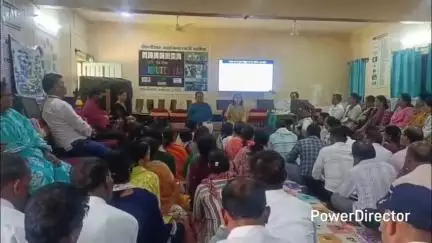 परसिया: परासिया: प्राथमिक शालाओं के शिक्षकों के प्रशिक्षण में पहुँचे डीपीसी, प्रशिक्षण की गुणवत्ता का किया निरीक्षण