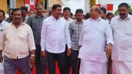 కమలాపురం: చింతకొమ్మదిన్నె మండలంలో పర్యటించిన మంత్రి బీసీ జనార్దన్ రెడ్డి, టీడీపీ రాష్ట్ర ఉపాధ్యక్షుడు పుత్తా నరసింహా రెడ్డి