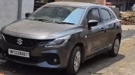 जबलपुर: नशीले इंजेक्शन के कारोबार में संलिप्त आरोपी को पुलिस ने तिवारी दूध डेयरी के पास से पकड़ा, 2000 इंजेक्शन व कार ज़ब्त