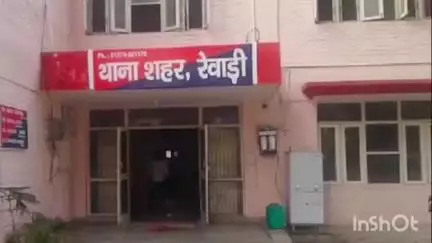 रेवाड़ी: ईको गाड़ी और बाइक की रेवाड़ी में हुई टक्कर, एक की मौत व साथी हुआ घायल