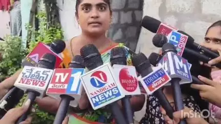 పట్టణంలో తల్లికి వందనం పథకం అమలుపై హర్షం వ్యక్తం చేసిన విద్యార్థుల తల్లిదండ్రులు