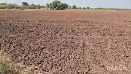 ધ્રાંગધ્રા: ખાભડા-ધોળી-નારીચાણા પાણીની પાઈપલાઈનનું કામ કોન્ટ્રાક્ટર દ્વારા સરખું ન કરાતા સરપંચ અને આગેવાનો દ્વારા બંધ કરાવાયુ