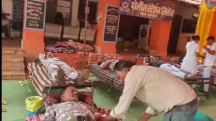 अहेरी: पोलीस दलाच्या वतीने पोलीस स्टेशन अहेरी व सिरोंचा येथे भव्य रक्तदान शिबीराचे आयोजन